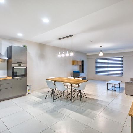 Unique Two Bedroom Apt With Huge Outdoor Area And Close To Entertainment Is-Swieqi Exterior photo