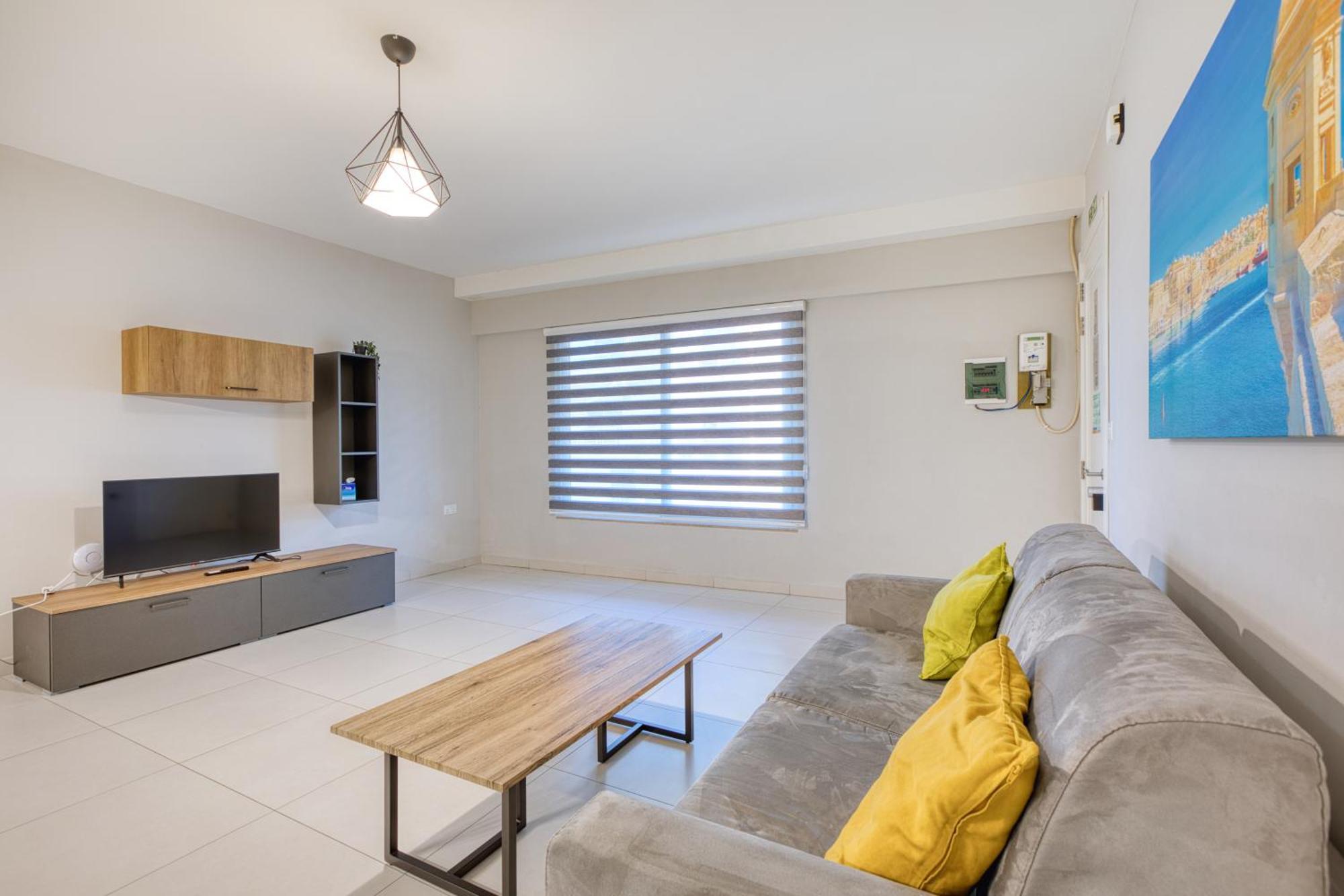 Unique Two Bedroom Apt With Huge Outdoor Area And Close To Entertainment Is-Swieqi Exterior photo