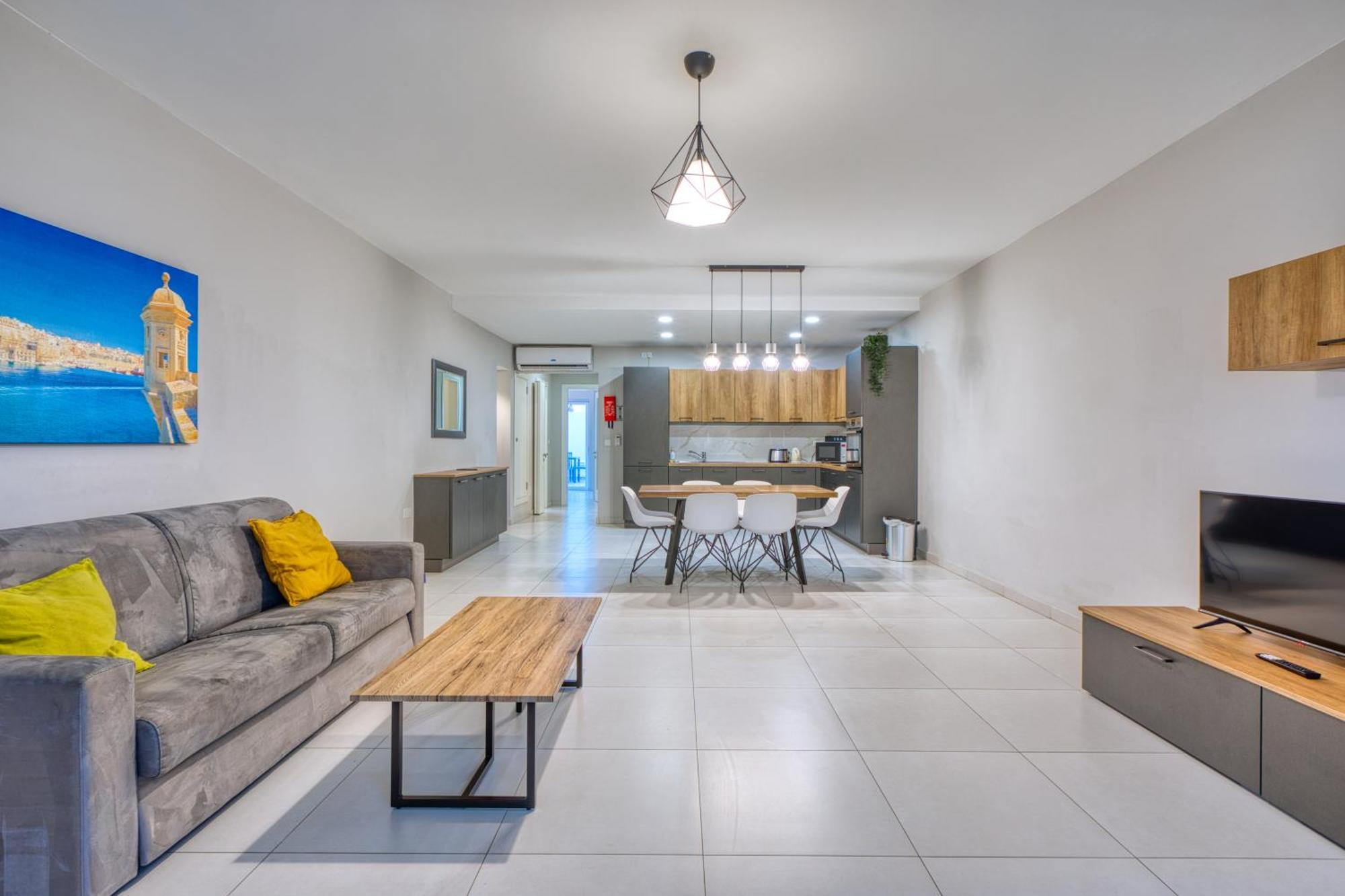 Unique Two Bedroom Apt With Huge Outdoor Area And Close To Entertainment Is-Swieqi Exterior photo
