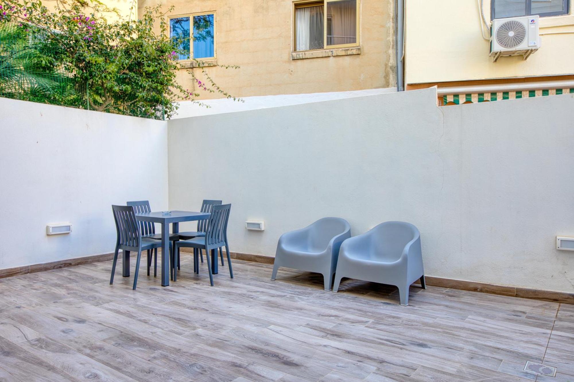 Unique Two Bedroom Apt With Huge Outdoor Area And Close To Entertainment Is-Swieqi Exterior photo