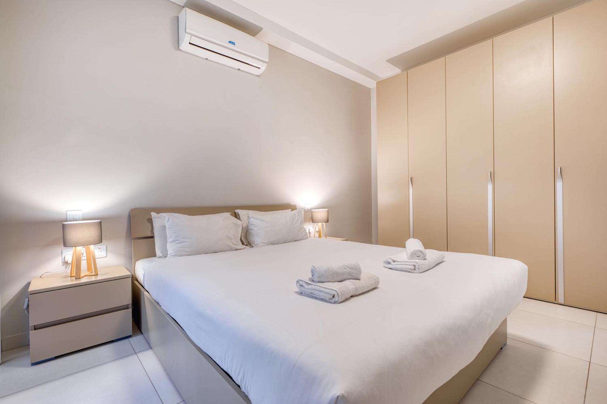 Unique Two Bedroom Apt With Huge Outdoor Area And Close To Entertainment Is-Swieqi Exterior photo