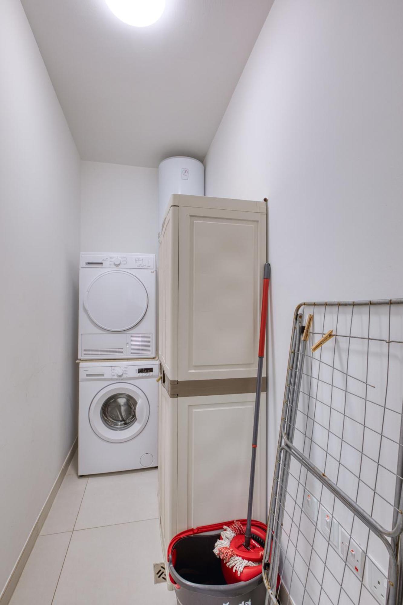 Unique Two Bedroom Apt With Huge Outdoor Area And Close To Entertainment Is-Swieqi Exterior photo