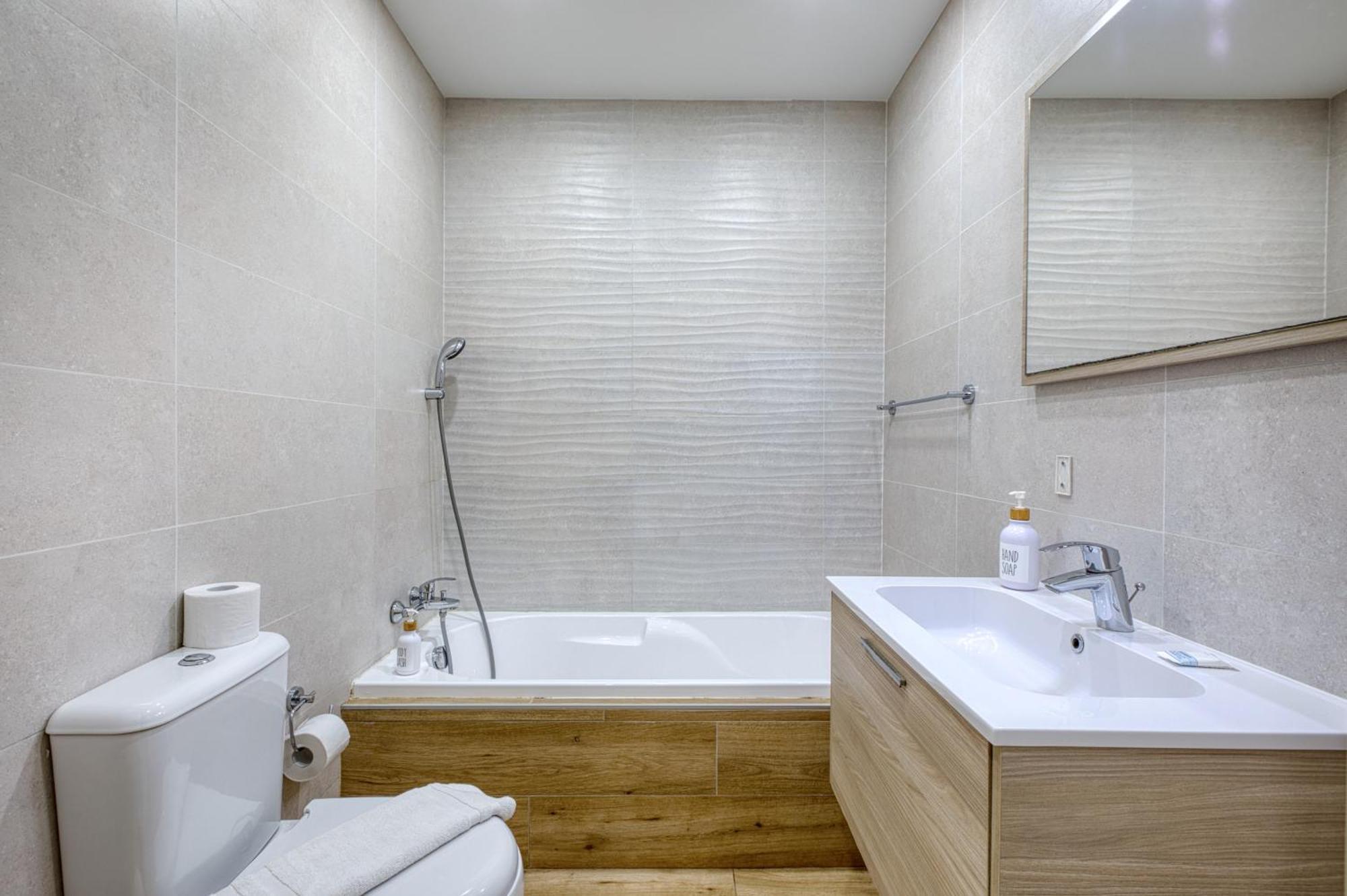 Unique Two Bedroom Apt With Huge Outdoor Area And Close To Entertainment Is-Swieqi Exterior photo