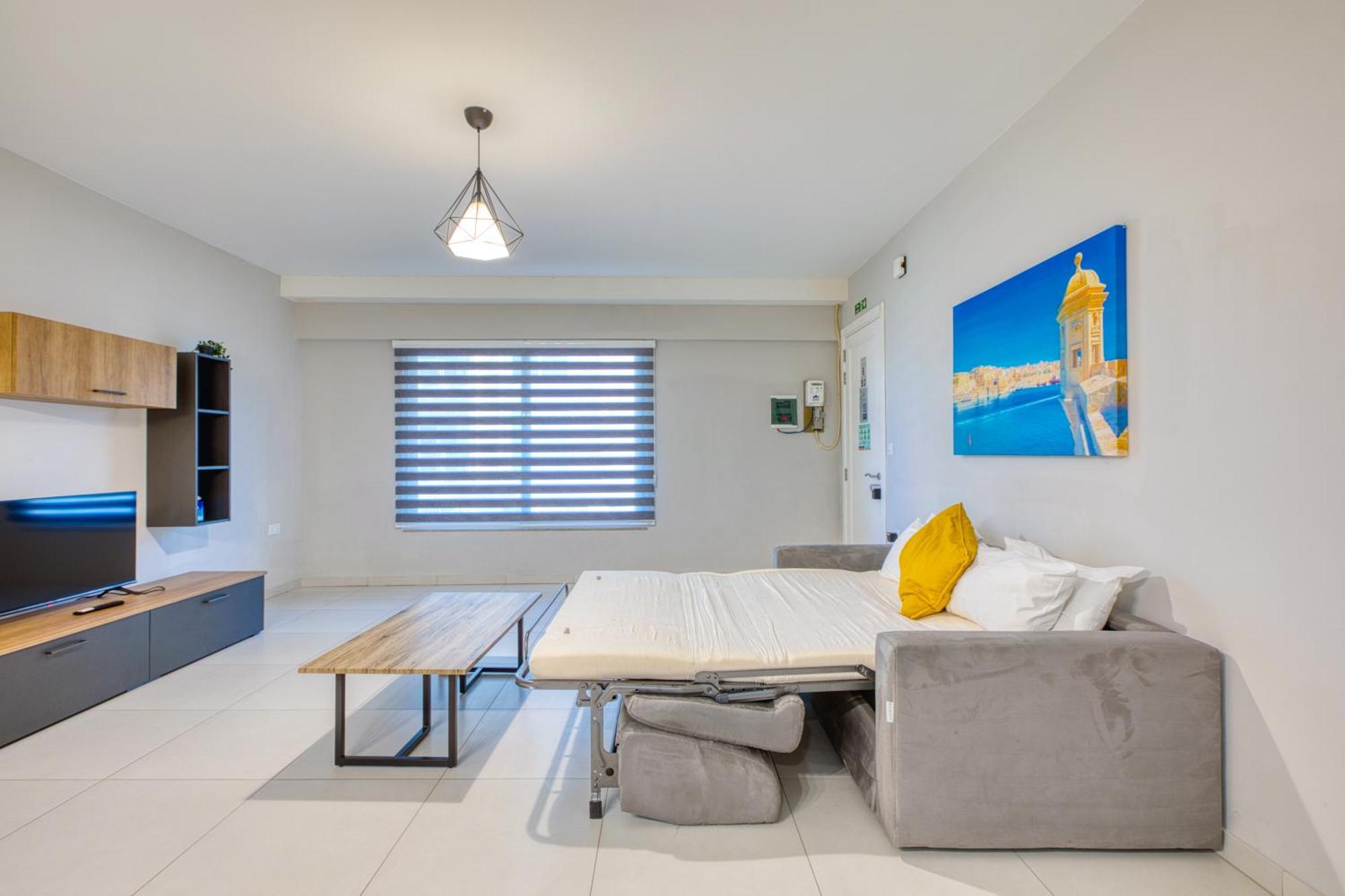 Unique Two Bedroom Apt With Huge Outdoor Area And Close To Entertainment Is-Swieqi Exterior photo